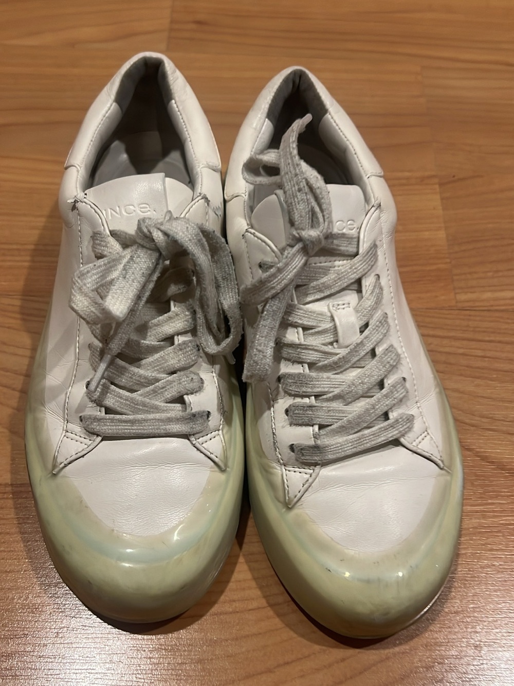 AUTHENTHIC VINCE women’s 5.5 shoes. - Picture 14 of 16